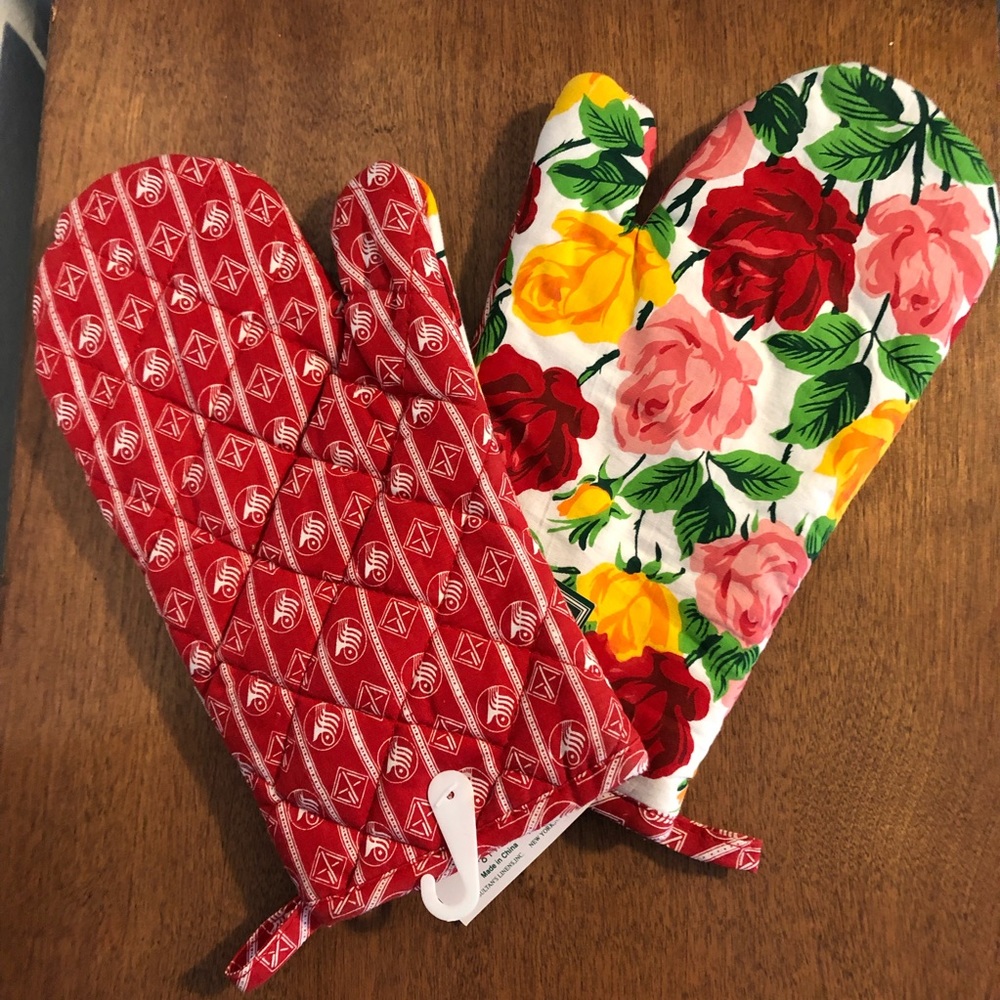 Floral oven mitts